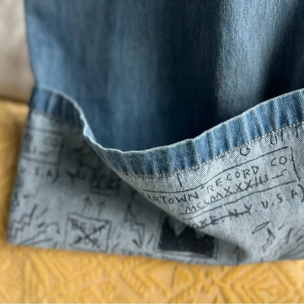 Lee x Jean-Michel Basquiat
Cuffed Jean - Picture 7 of 10